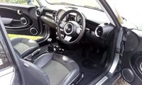 MINI HATCHBACK
